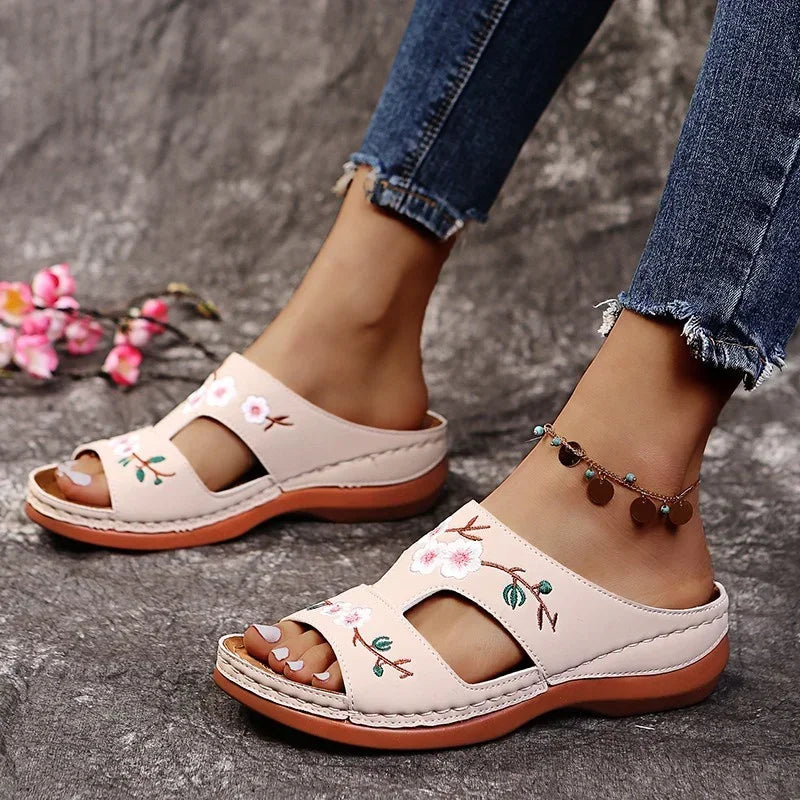 Kira Sandal